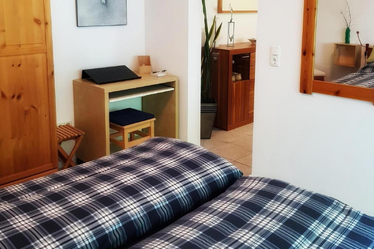 Ferienwohnung Am Atelier Horn オーヴェラート エクステリア 写真